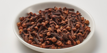 Benefits of Clove for the Skin