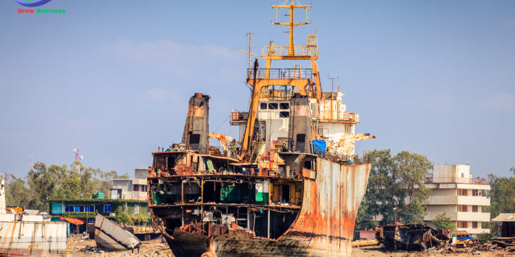 ব্যবসাটা হচ্ছে জাহাজ ভাঙ্গা